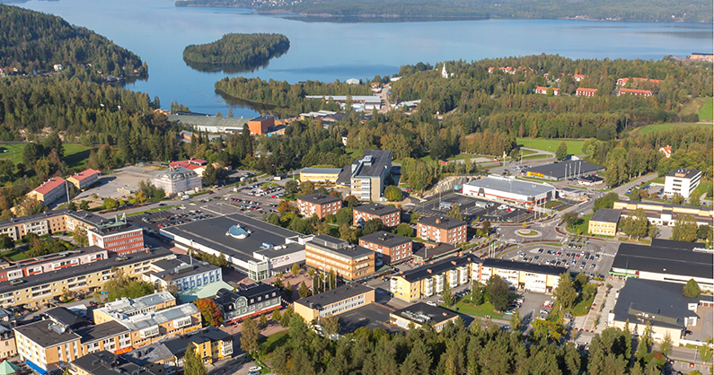 Panoramabild över Kramfors centrum sommartid
